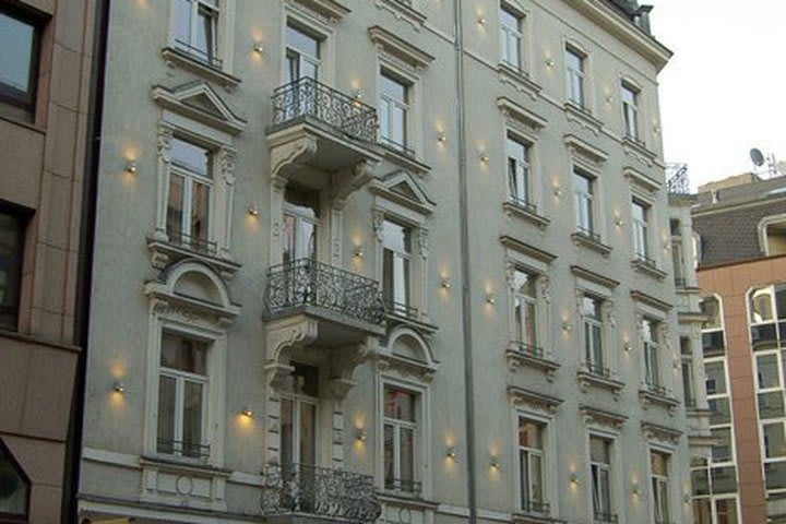 grand hotel downtown frankfurt germany