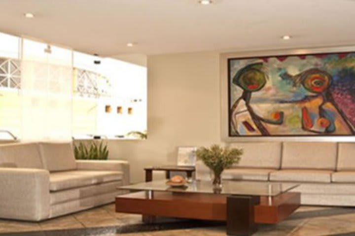 Lobby del Hotel Park Suites