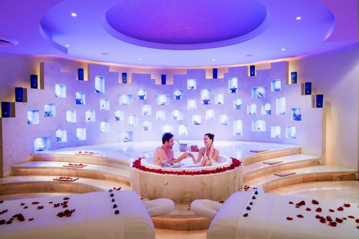 En el spa se brindan tratamientos en pareja