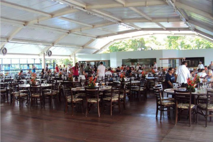 The restaurant at the Amazon Jungle Palace hotel is open for breakfast, lunch, and dinner
