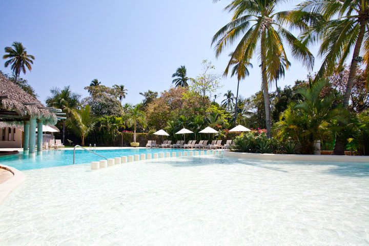 The pool is ideal for relaxation