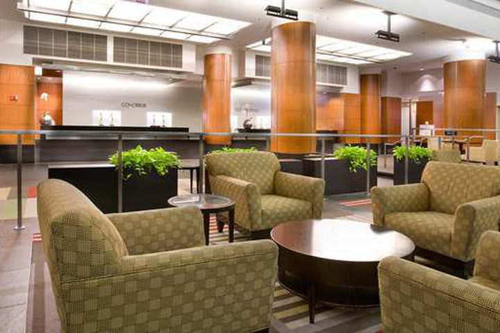 Lobby at the Embassy Suites Downtown - Lakefront hotel in Chicago