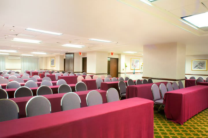 Salón de eventos con capacidad para 250 personas