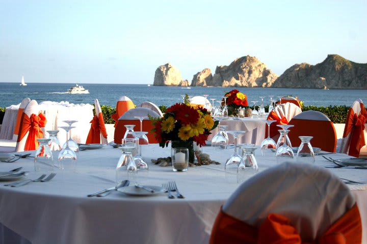 Celebrate your wedding at the Pueblo Bonito Rose hotel