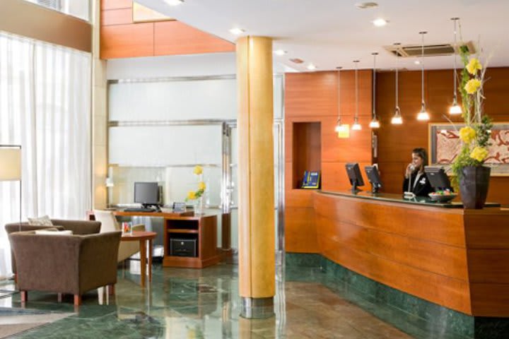 Front desk at NH Barcelona Centro