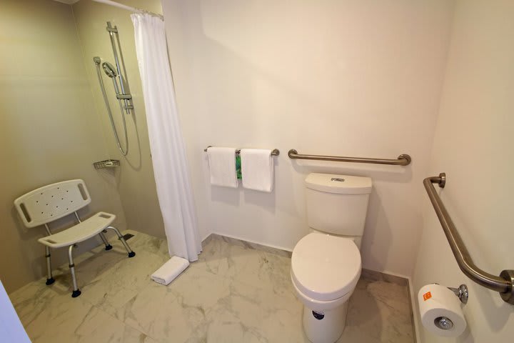 There are rooms for guests with disabilities