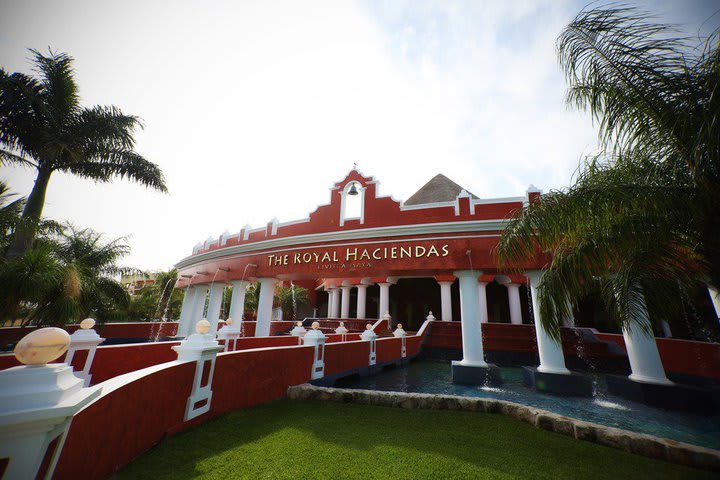 All-inclusive family resort in the surroundings of Playa del Carmen