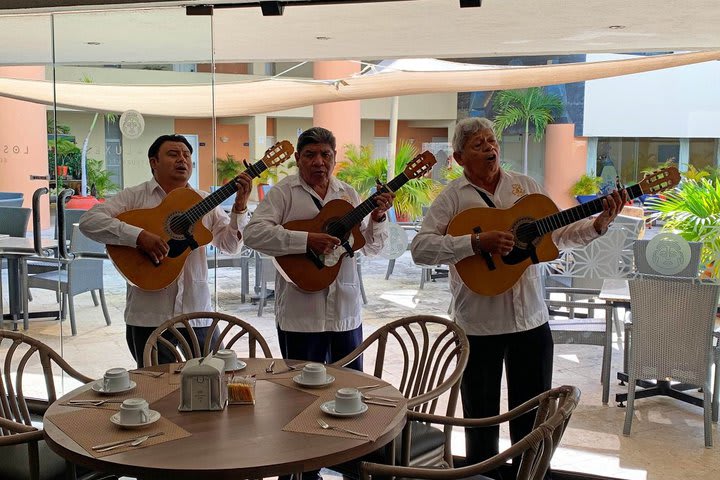 Mariachi en el restaurante