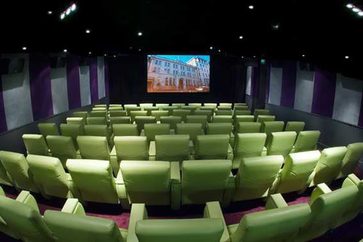 Sala de cine del Courthouse DoubleTree Hotel London - Regent Street