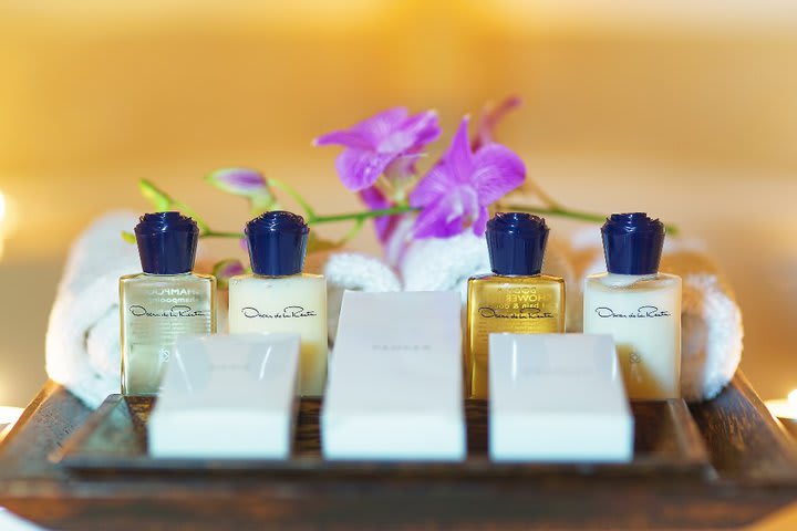 Suites include Oscar de la Renta bath amenities