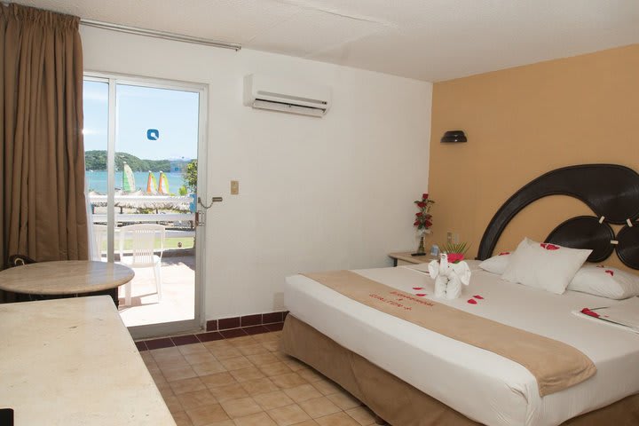 Standard guest room with ocean view