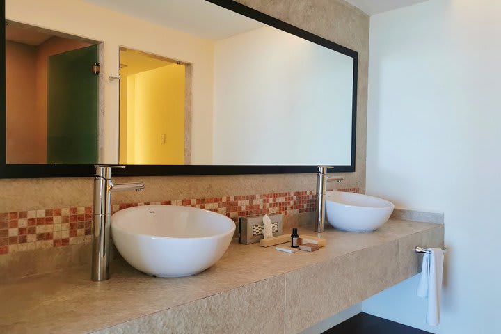 Master suite king vista al mar con doble lavabo