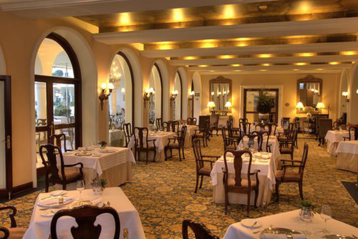 Country Club Lima Hotel ofrece dos restaurantes