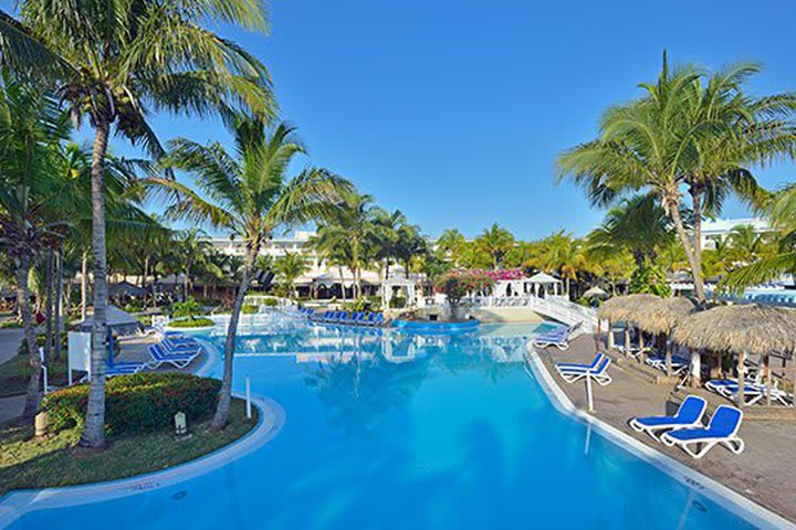 Hay actividades en la piscina