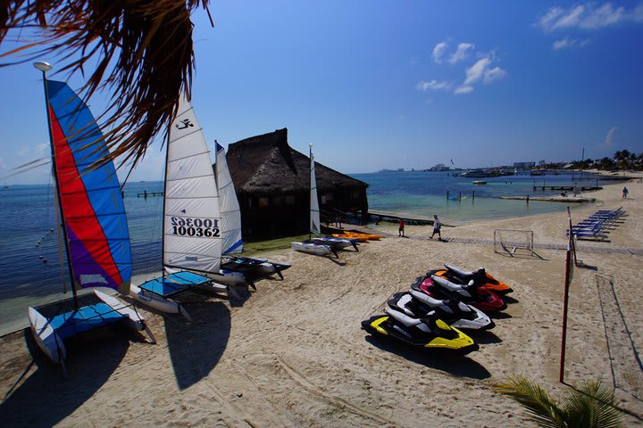 Beach area at the Imperial Las Perlas hotel