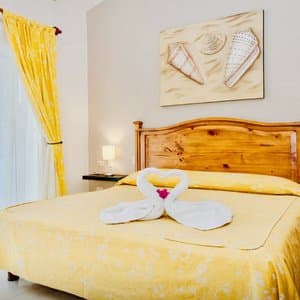 Room in B&B - Deluxe Comfort Balcony Room With Swimming Pool Air Conditioning and Parking