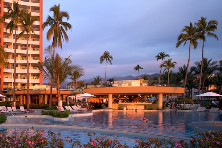 Pool area and Aqua bar