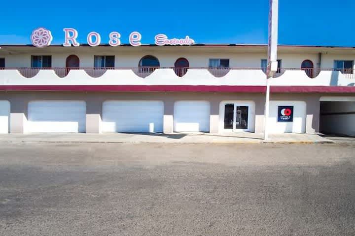 CAPITAL O Hotel Rose, Ensenada