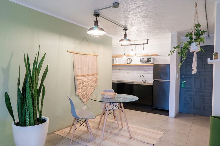 One-bedroom apartment with kitchen area