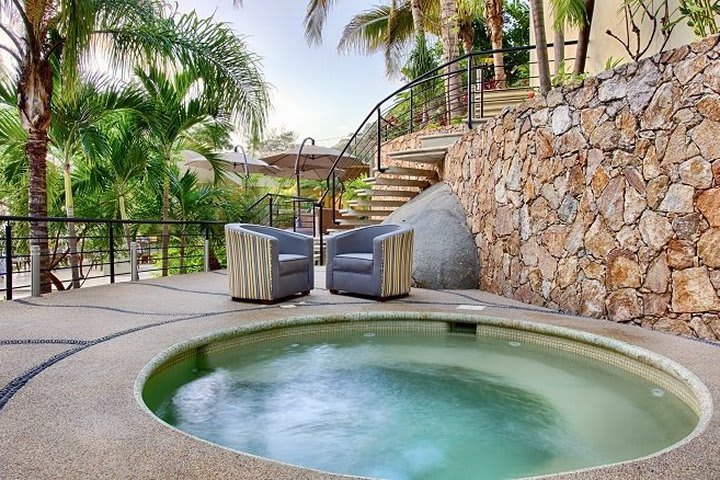 Jacuzzi, with the water at 40 °C (104 °F)