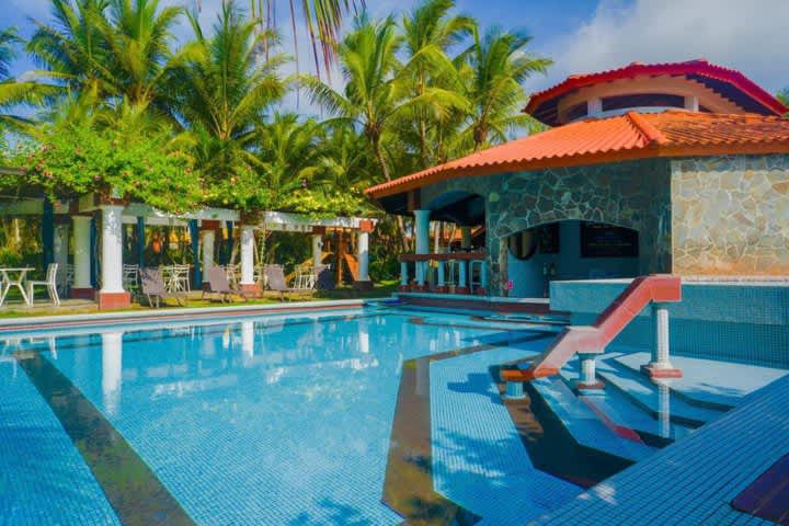 Las Olas Beach Resort