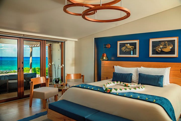 Deluxe oceanfront room