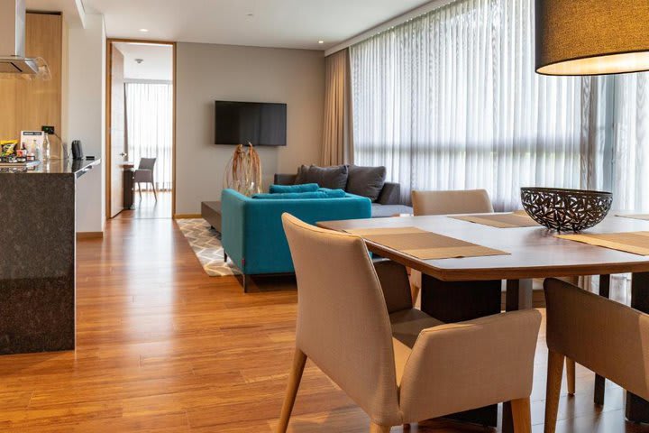 Table and chairs in a suite