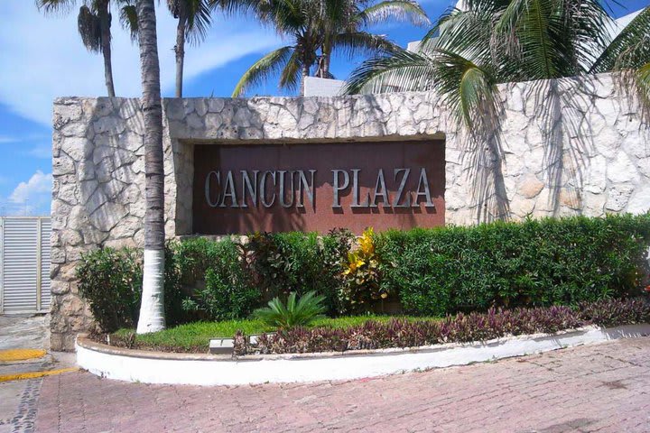 Bsea Cancun Plaza