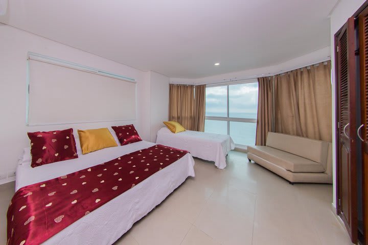 Two-bedroom Laguito apartment with ocean view - CTG131A