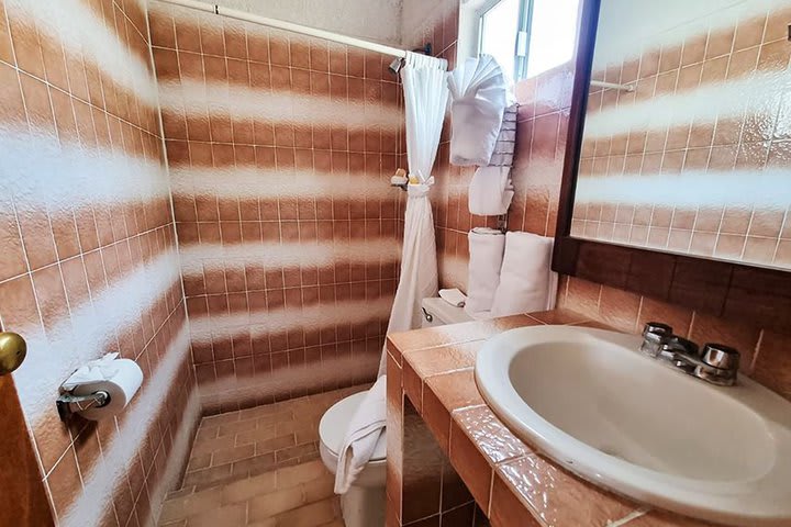 Baño de una habitación estándar