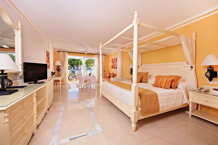 The hotel comprises 244 junior suites