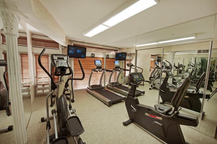 Gimnasio equipado en el Best Western Plus Seaport Inn Downtown en Nueva York