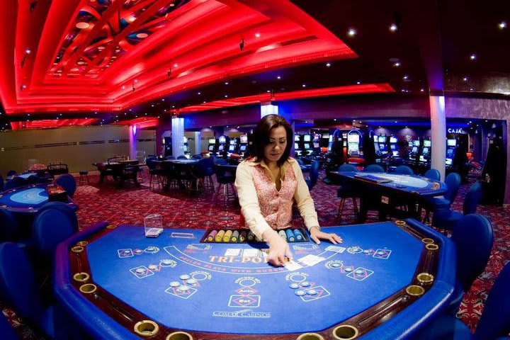 El casino es solo para adultos y tiene cargo extra