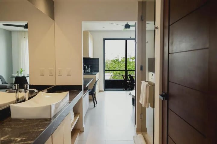 Vista desde el baño de una master suite