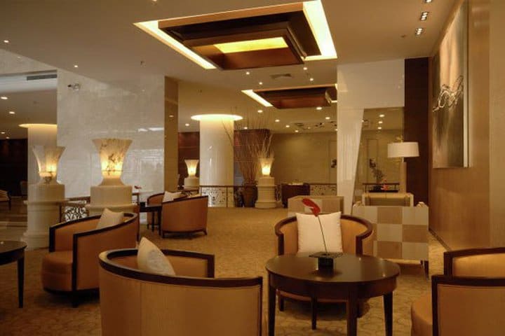 Socialize in the common areas at the Howard Johnson Hotel Zhangjiang in Shanghai