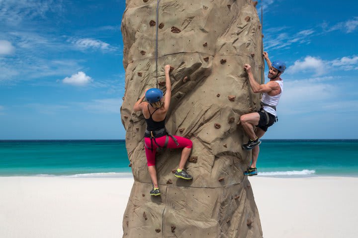 Climbing wall