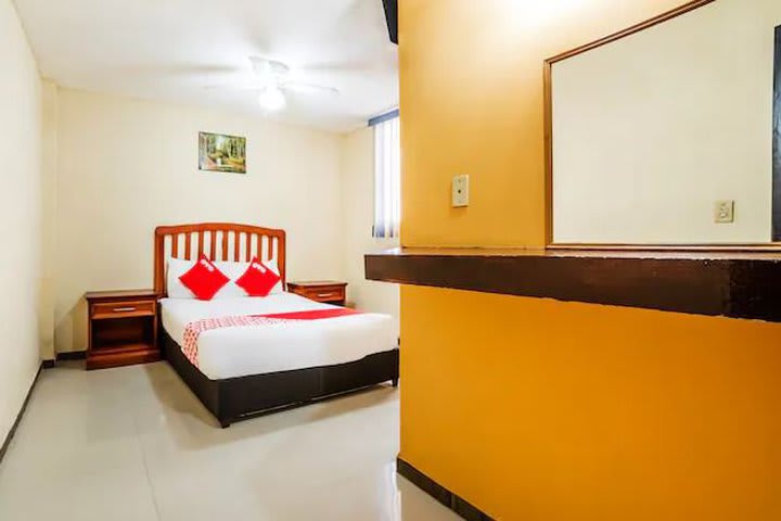 Room with double bed