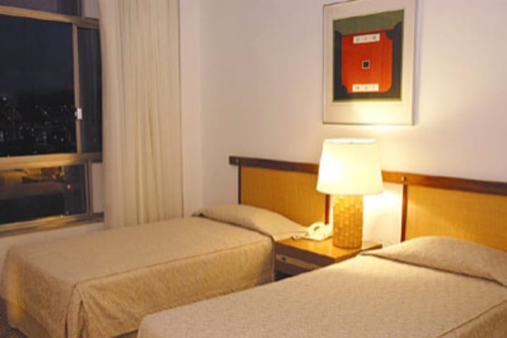 Guest room at the Belo Horizonte Othon Palace hotel