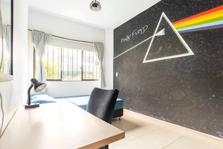 Pink Floyd guest room