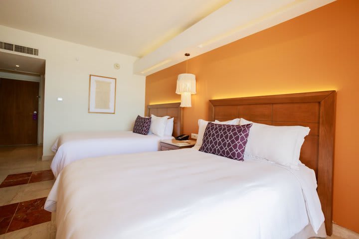 Deluxe double guest room