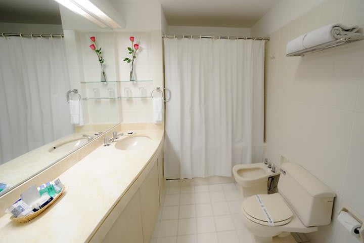 Guest bathroom at the Roosevelt Hotel & Suites in Lima