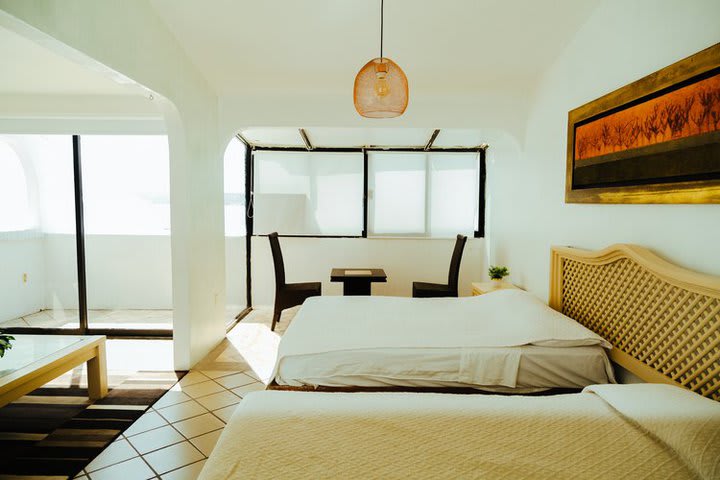 Deluxe guest room with double beds