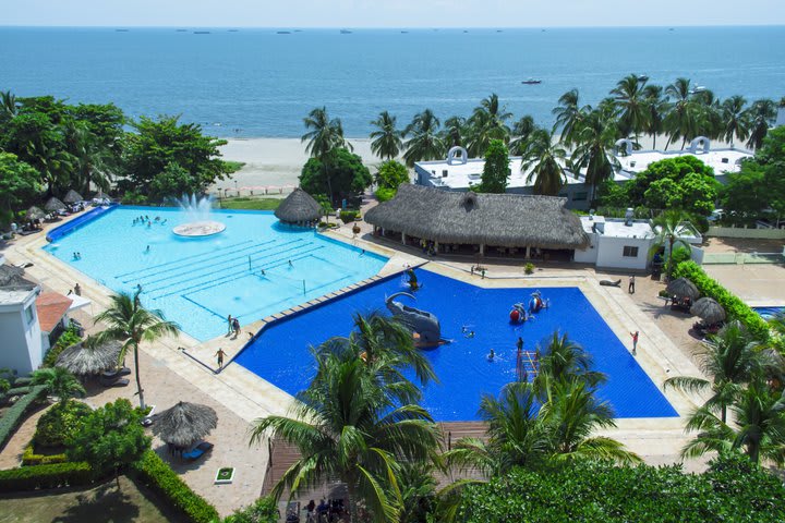 Parque acuático y zona de playa