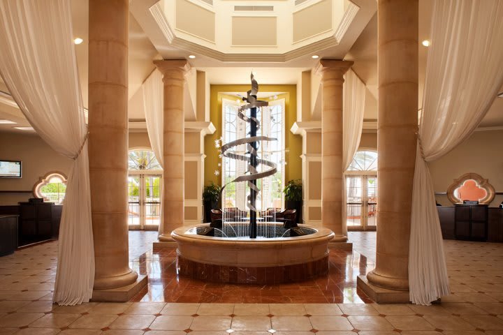 Lobby del Hilton Grand Vacations Suites