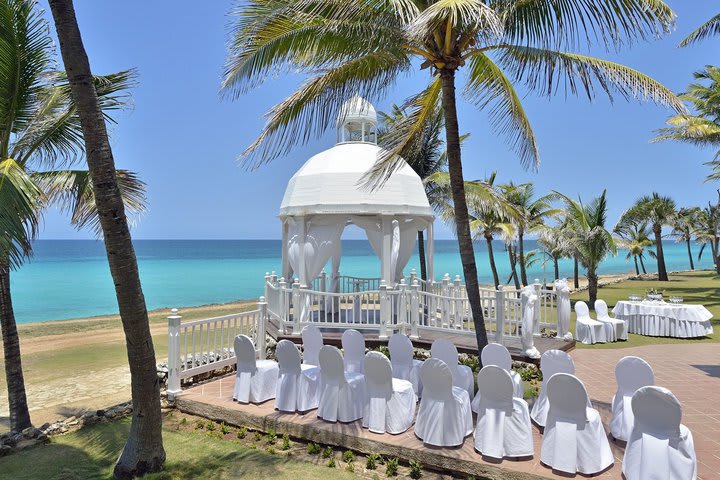 Wedding by the sea