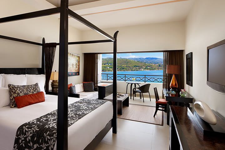 Img - Junior Suite Ocean View King - WJSKOV
