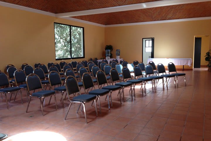 Rancho Hotel El Atascadero has a meeting room for 150 guests