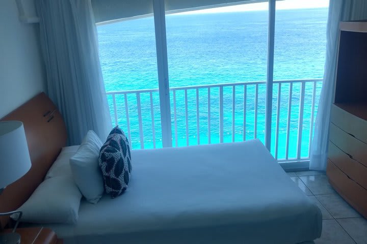 Deluxe guest room with ocean view