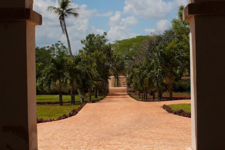 Entrance to Hacienda Kaan Ac hotel in Valladolid