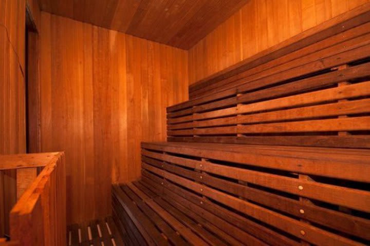 Facilities at Sol da Barra include sauna